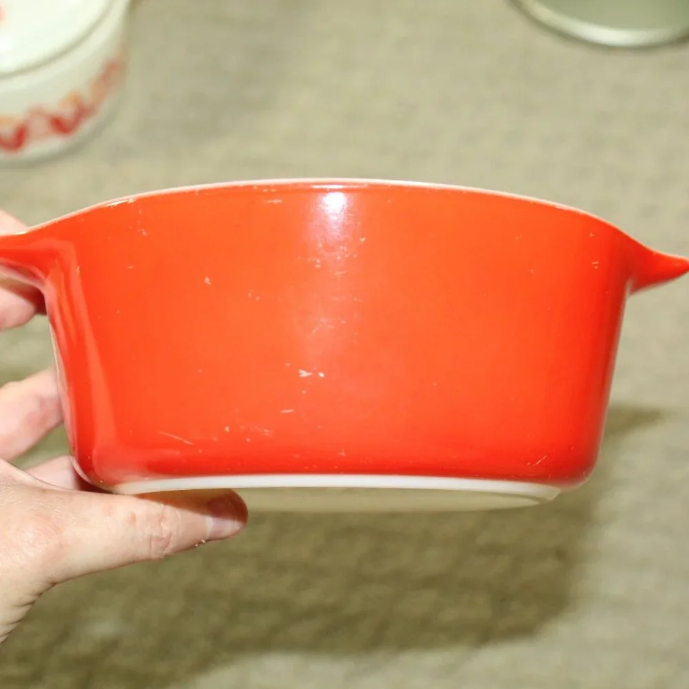 Pyrex Vintage Friendship 471 / 472 / 473 Casserole w 2 White Patterned Lids